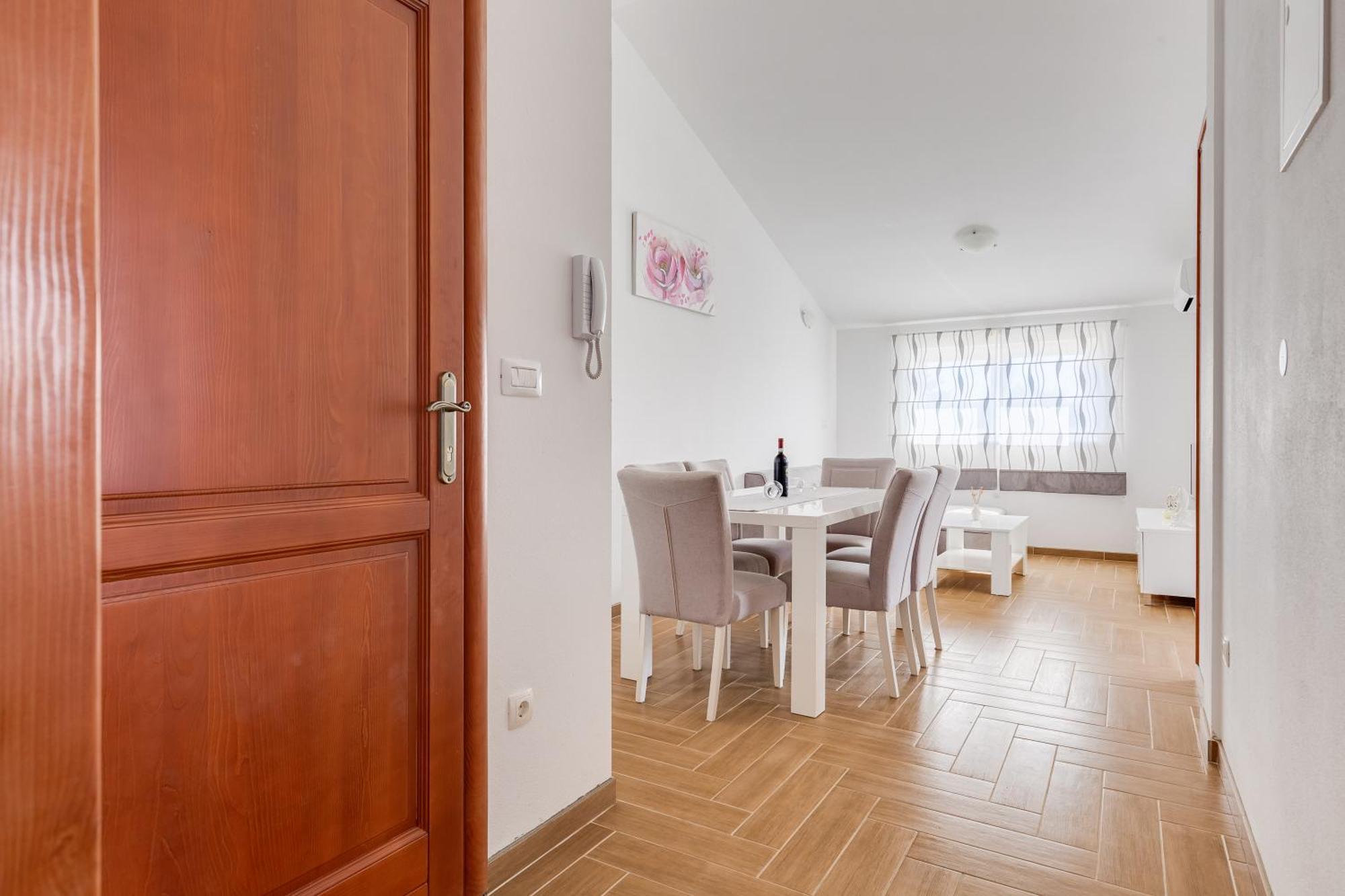 Apartmani Pocrnic Pakostane Ngoại thất bức ảnh