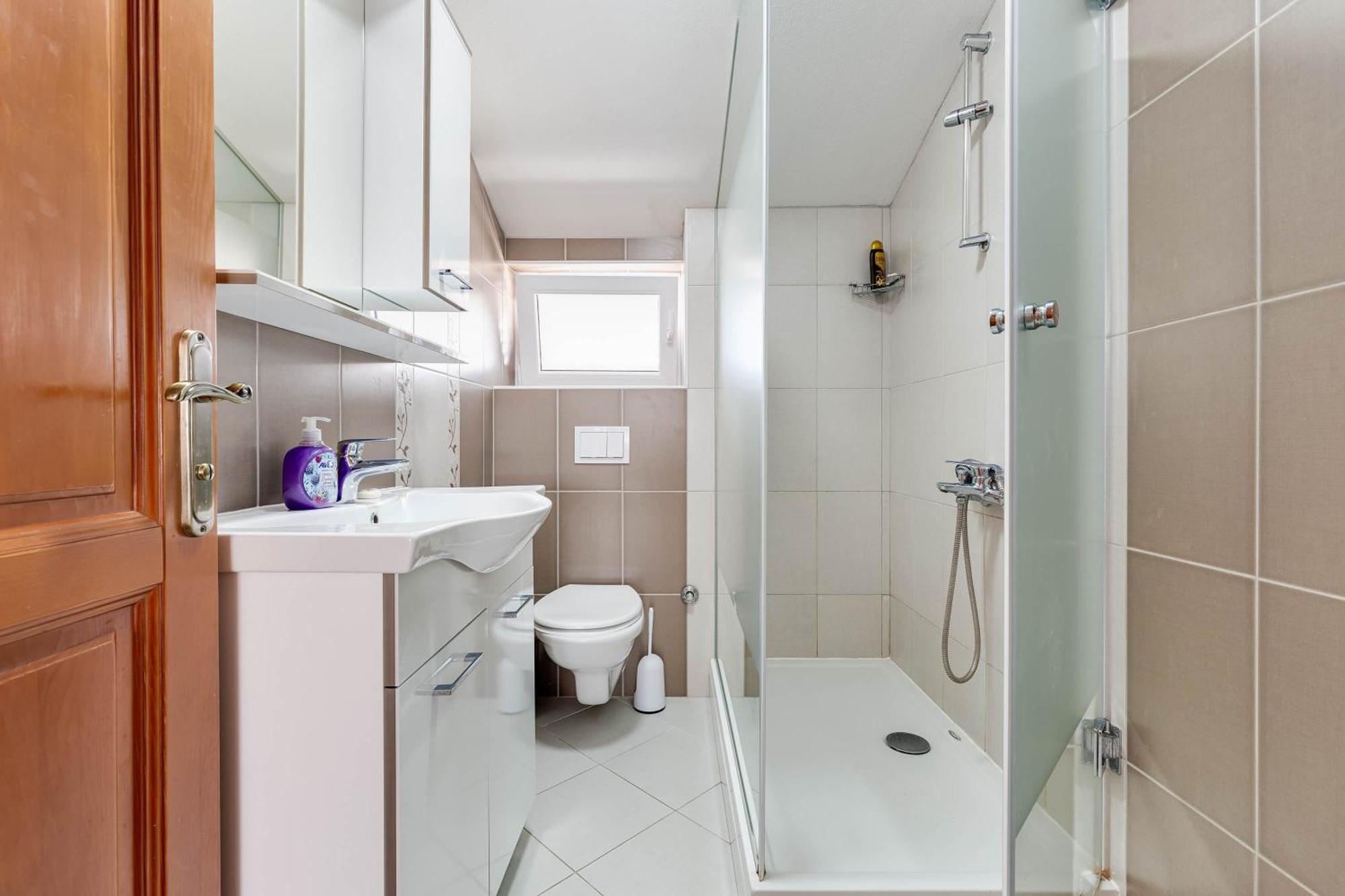 Apartmani Pocrnic Pakostane Ngoại thất bức ảnh