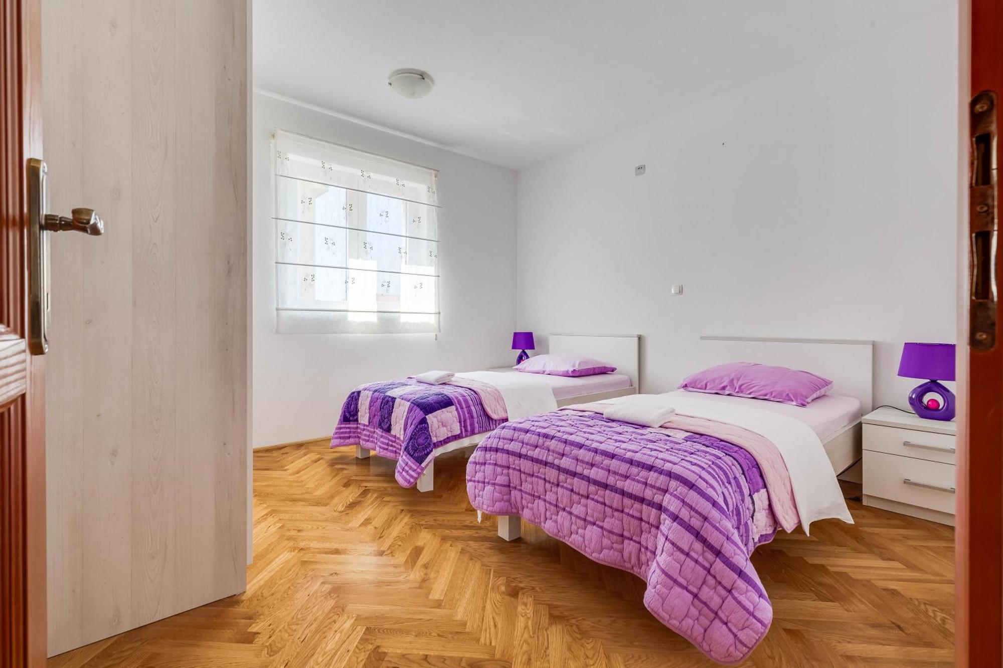 Apartmani Pocrnic Pakostane Ngoại thất bức ảnh