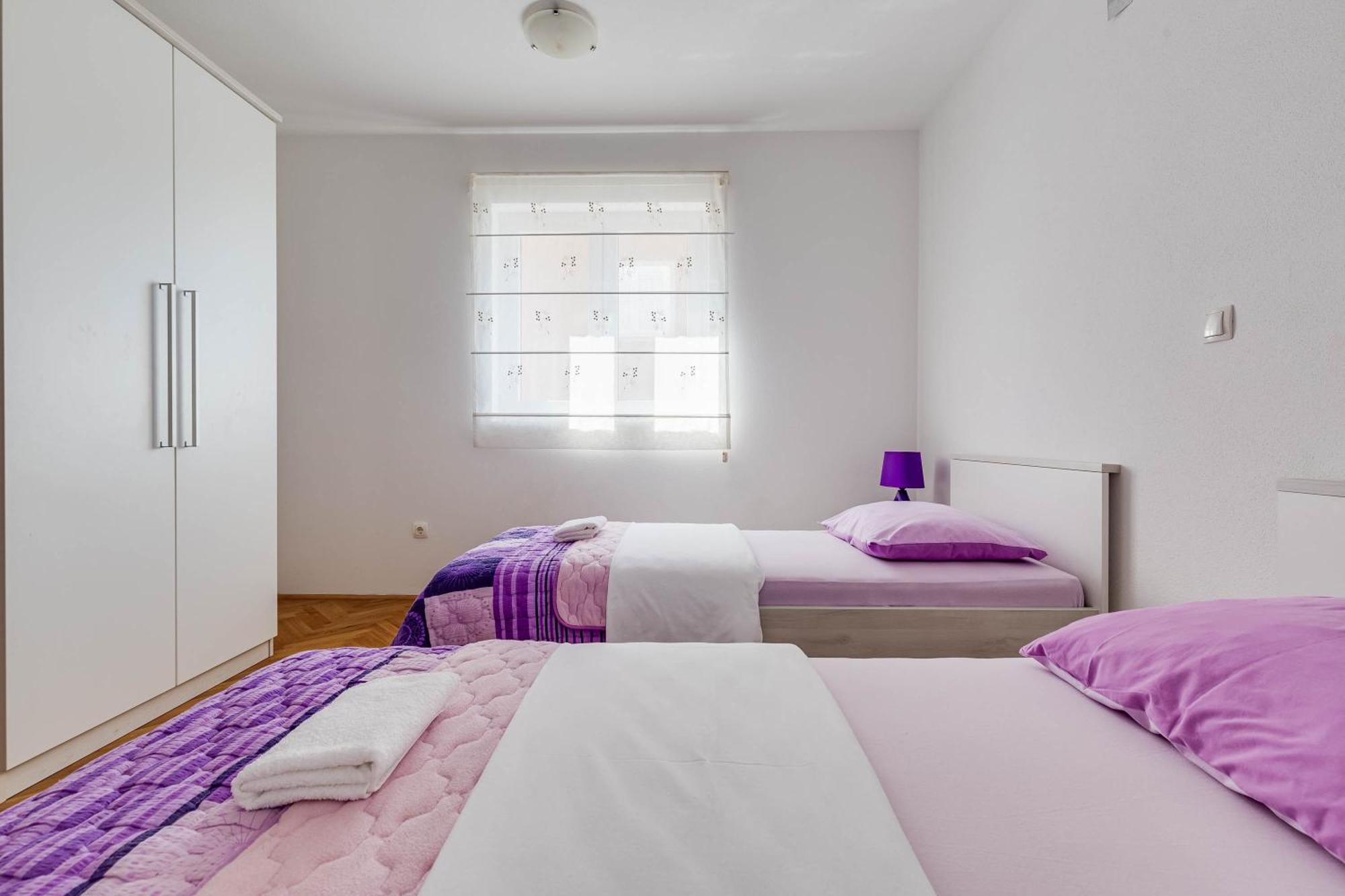 Apartmani Pocrnic Pakostane Ngoại thất bức ảnh