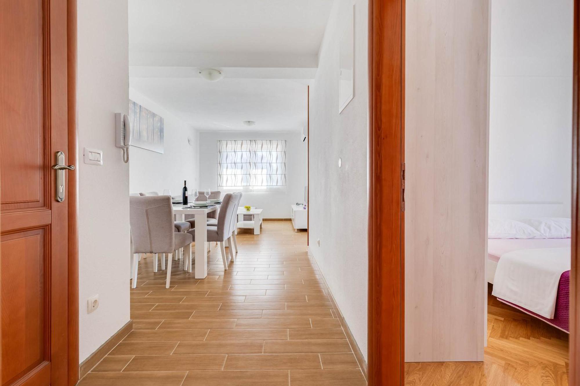 Apartmani Pocrnic Pakostane Ngoại thất bức ảnh