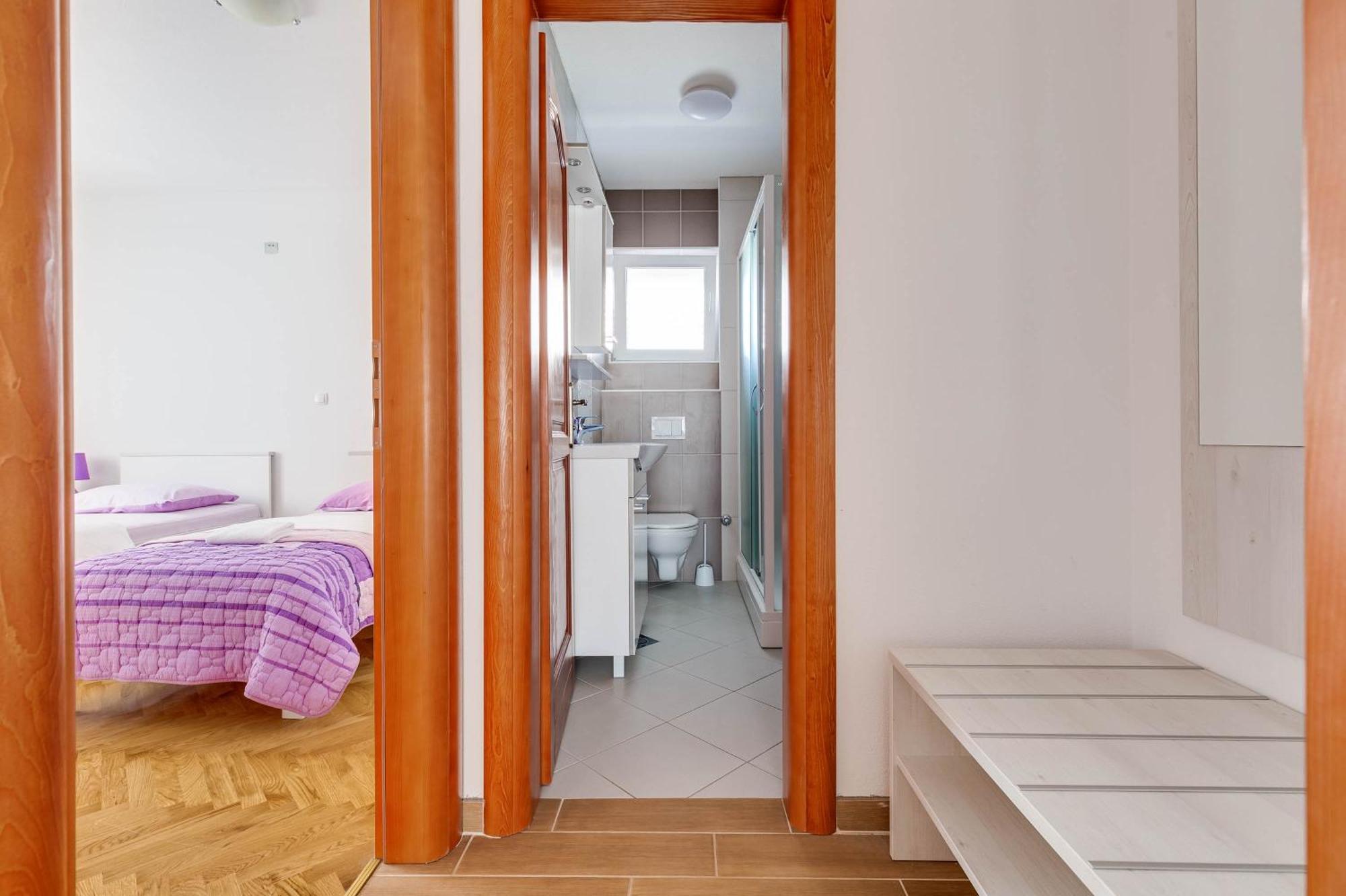 Apartmani Pocrnic Pakostane Ngoại thất bức ảnh