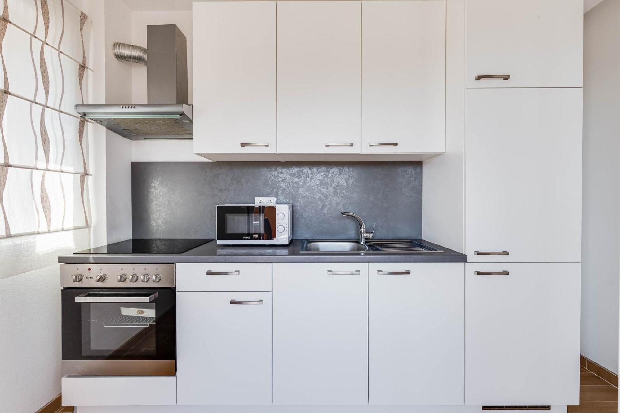 Apartmani Pocrnic Pakostane Ngoại thất bức ảnh